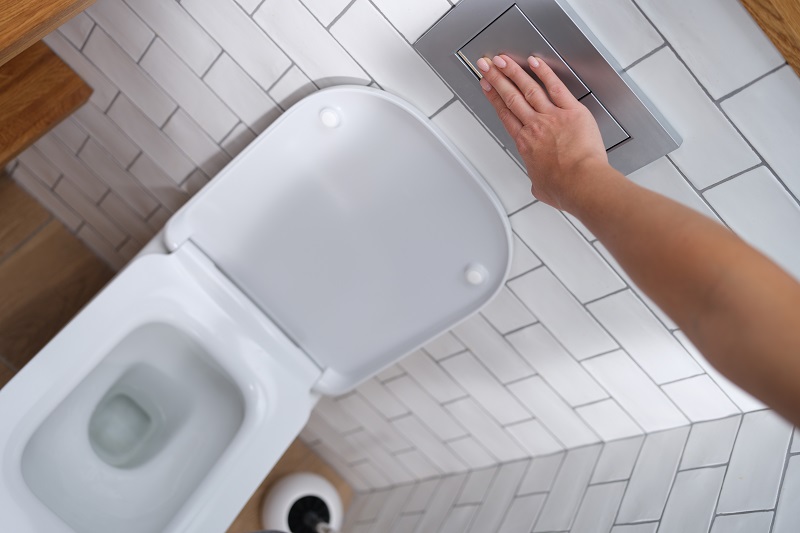 Dlaczego spłuczka ciągle nabiera wodę? Najczęstsze przyczyny Dlaczego spłuczka ciągle nabiera wodę? Najczęstsze przyczyny